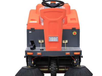 巴曼 小型駕駛式掃地機(jī)RS125 清掃寬度1250mm 巴曼 小型駕駛式掃地機(jī)RS125 清掃寬度1250mm
