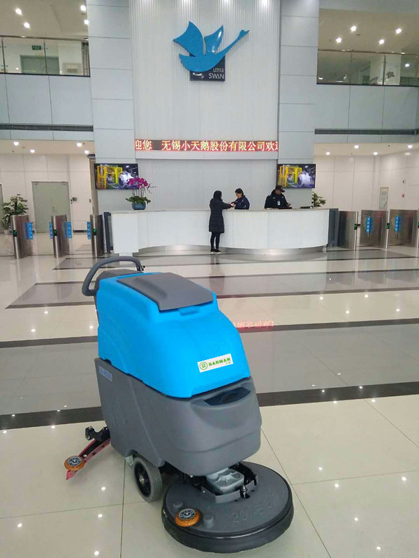 無錫小天鵝洗衣機(jī)使用無錫巴曼洗地機(jī)